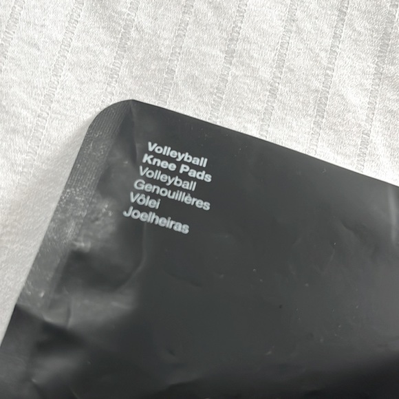 Nike Volleyball Kneepads, never been used - Picture 3 of 6